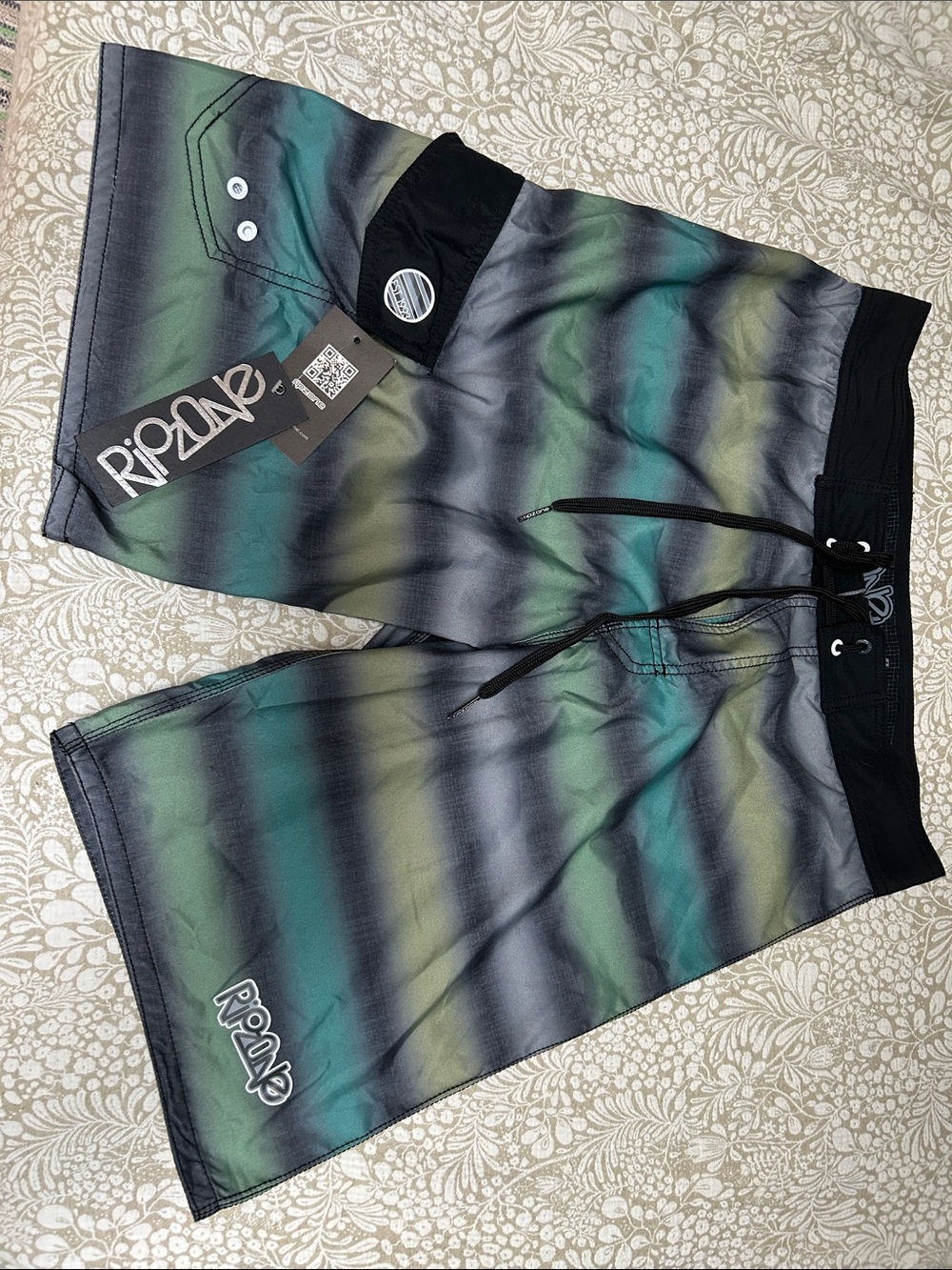 Ripzone Men’s Green & Gray Fade Hybrid Boardshorts